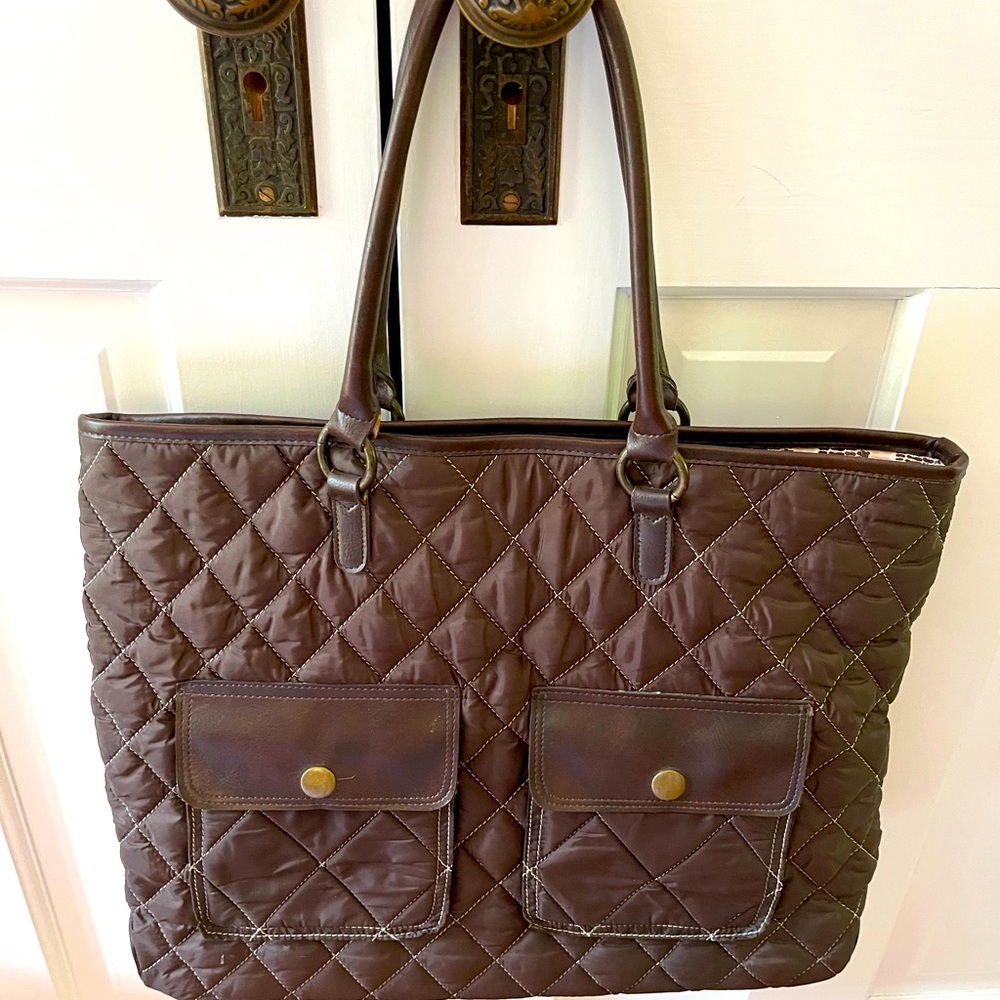 Tote bag lightweight quilted pockets